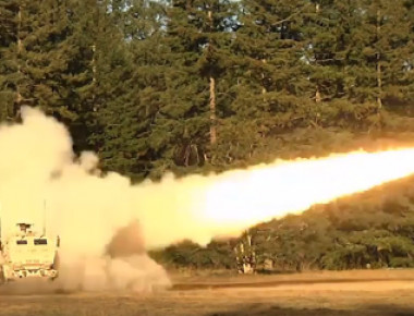 Εντυπωσιακές βολές από το σύστημα M142 HIMARS (βίντεο)